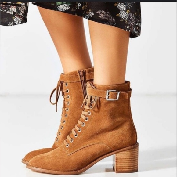 Urban Outfitters Karen Suede Combat Style Lace Up Chestnut Suede Boots size 6 - Picture 1 of 6